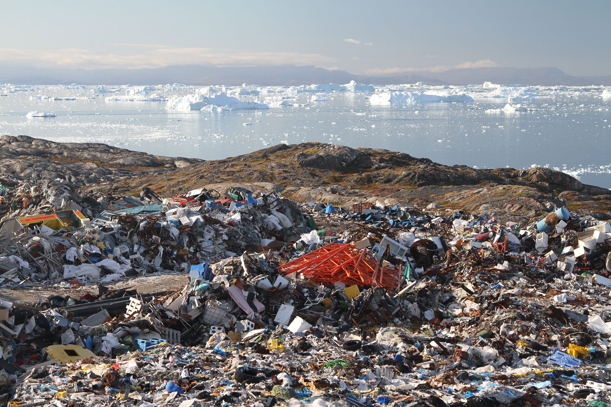 Affald fra dumpen i Ilulissat. Foto: Center for Arktisk Teknologi, DTU.