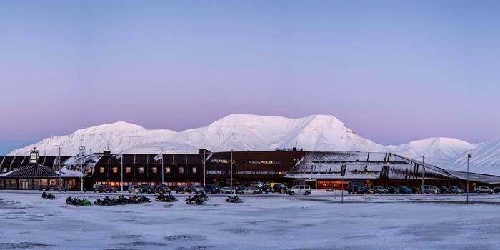 University Centre in Svalbard (UNIS) og Svalbard Science Center (Foto: Mads Forchammer)